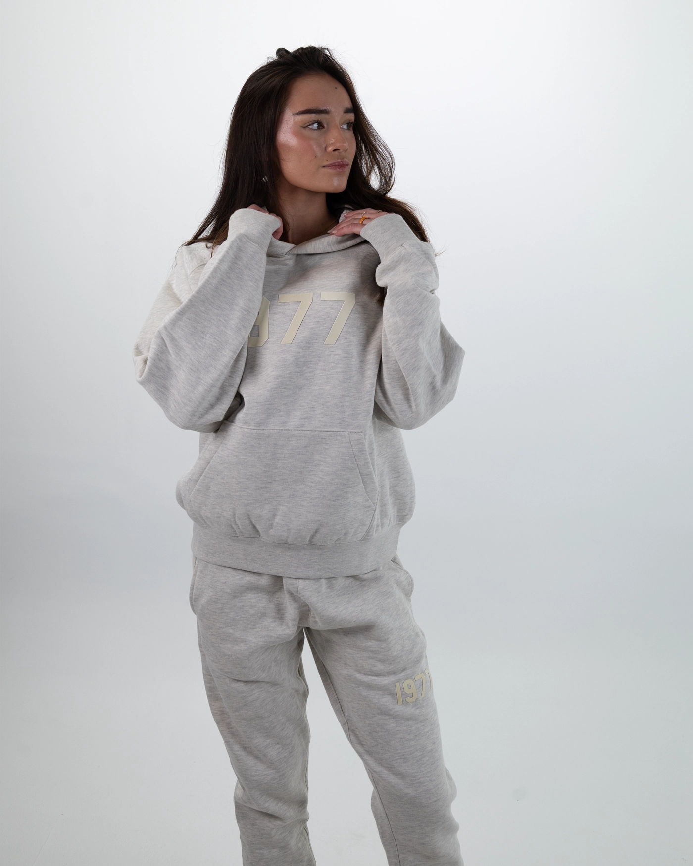 Fear Of God Essentials Hættetrøje Light Havremel