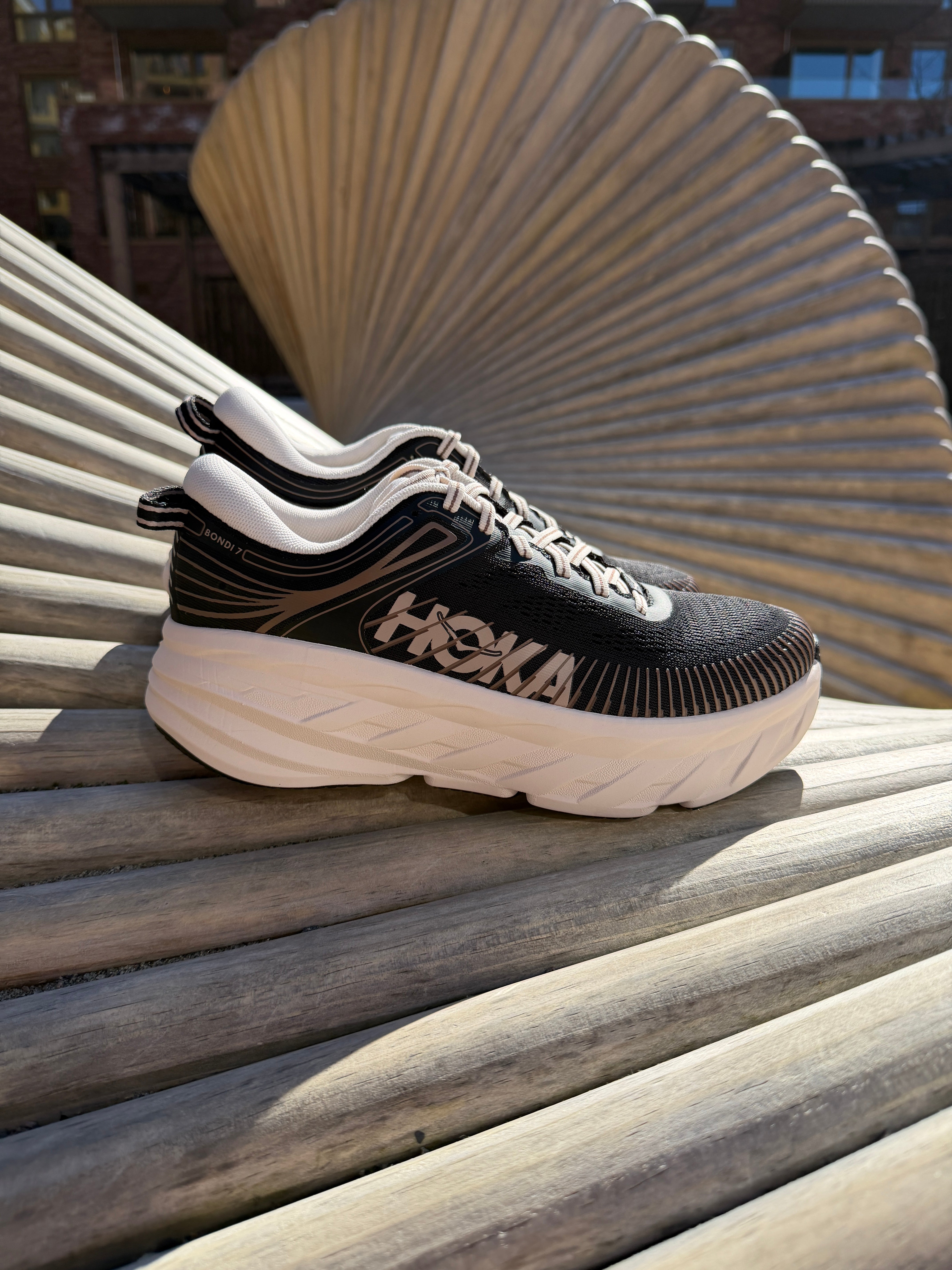 Hoka Bondi 7 Black / Rose Cream Dame